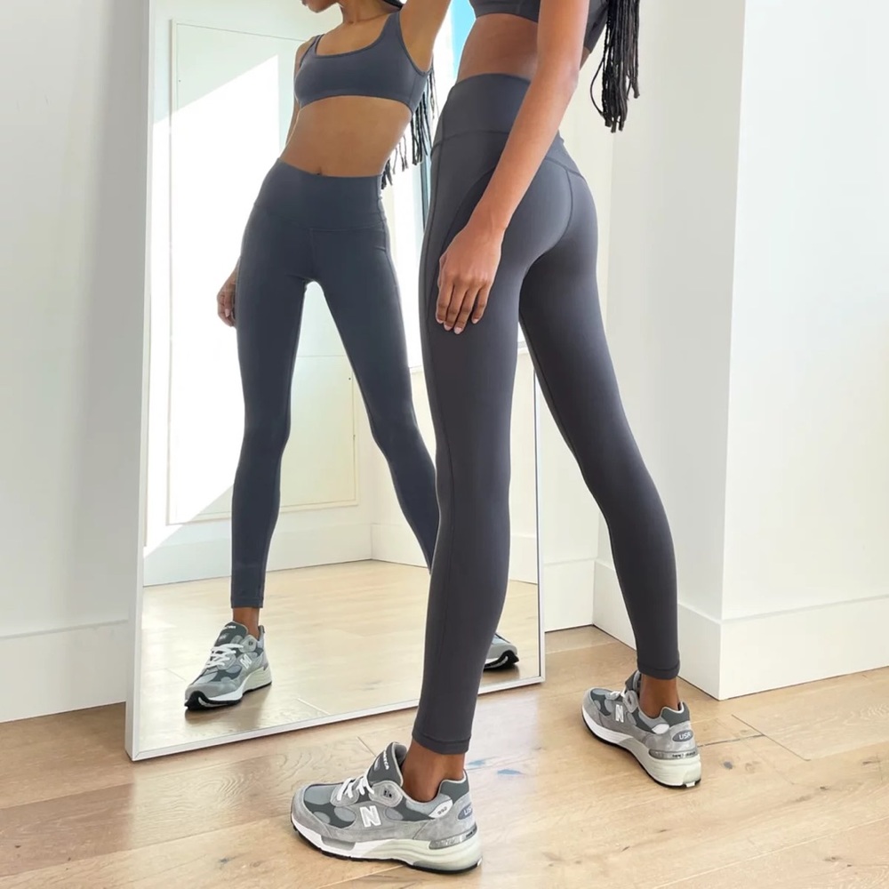 TNA Aritzia leggings